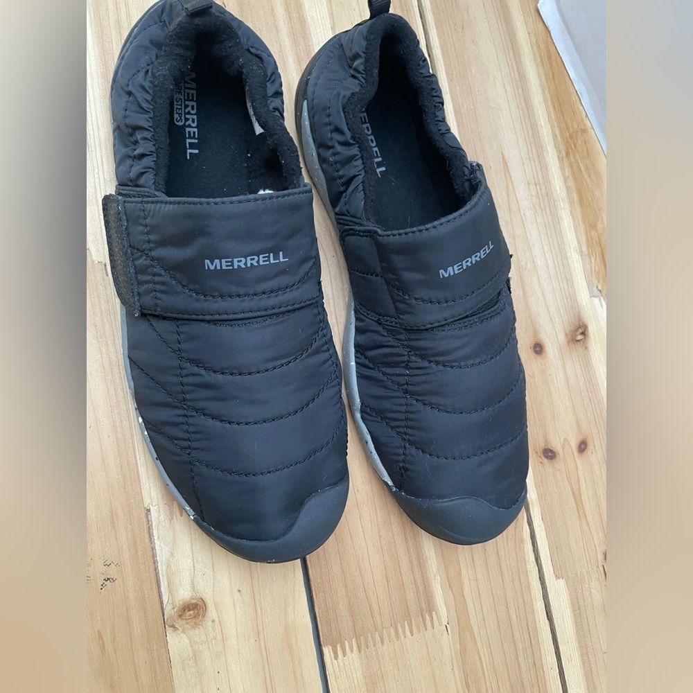 Merrell Women's Black Quilted Sneakers